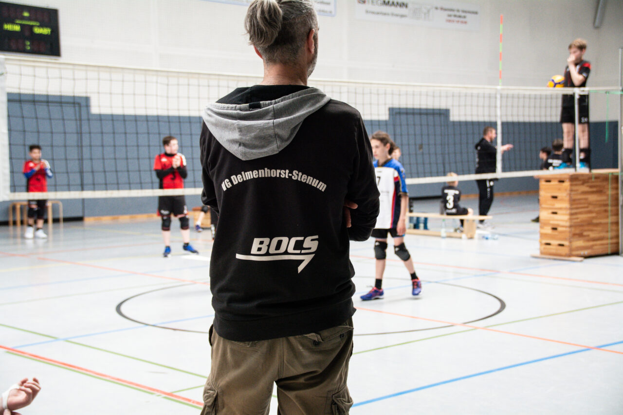 Volleyball_Nordwestdeutsche-Meisterschaft-2023_U13_Vg-delmenhorst-stenum_-Jugendtrainer_01